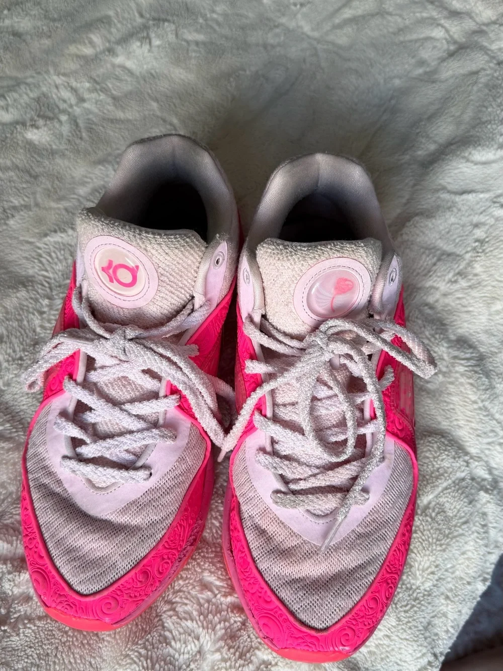 Nike Mens KD 15 Aunt pearl Hot Pink and Light Gray Low-Top Sneakers